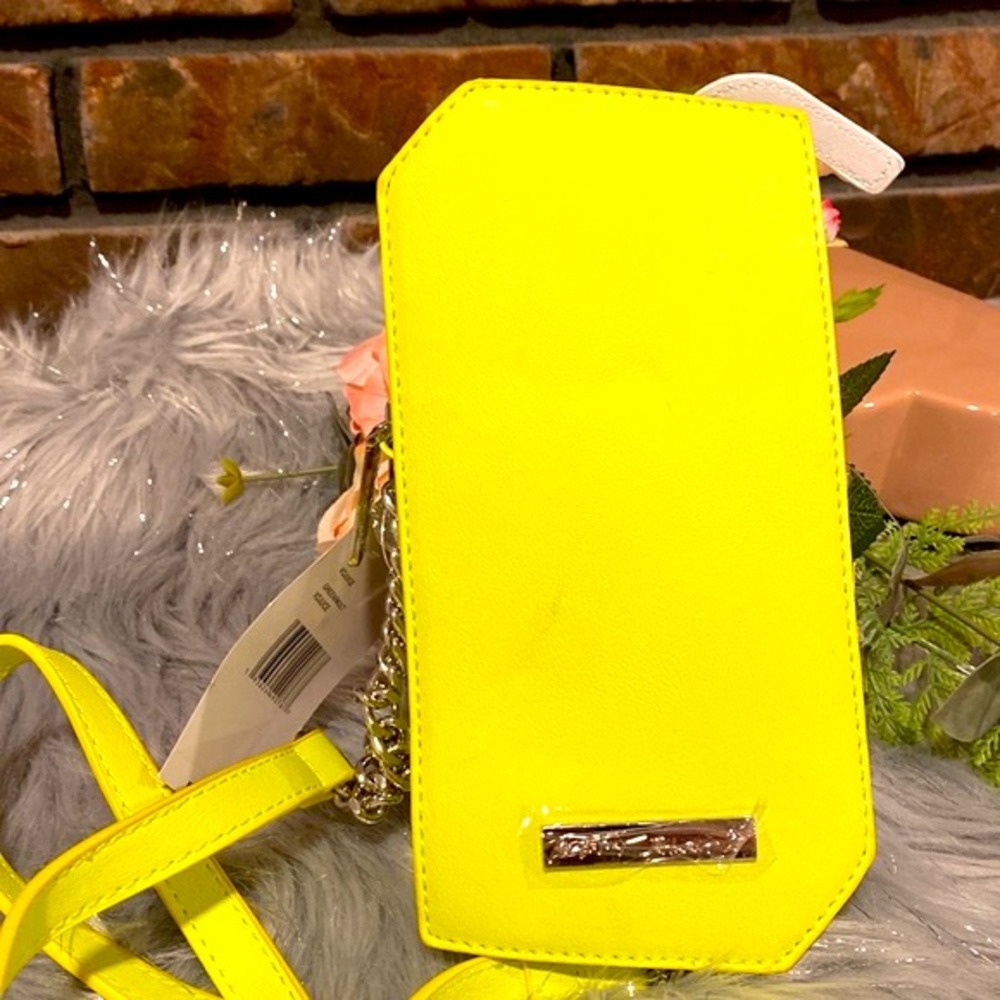 BNWT Betsey Johnson XOJUICE 100% Poisonous Apple Juice Spooky Crossbody Bag - Picture 6 of 6